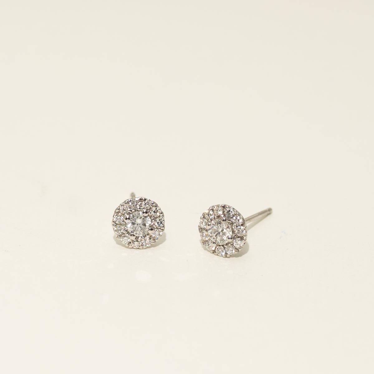 Diamond Halo Stud Earrings in 14kt White Gold (1/2ct tw)