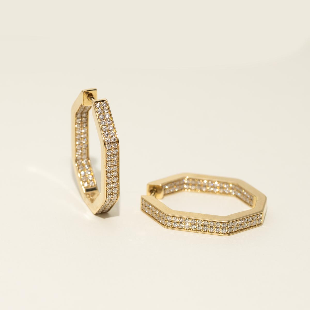 Diamond Pave Geometric Hoop Earrings in 14kt Yellow Gold (1ct tw)