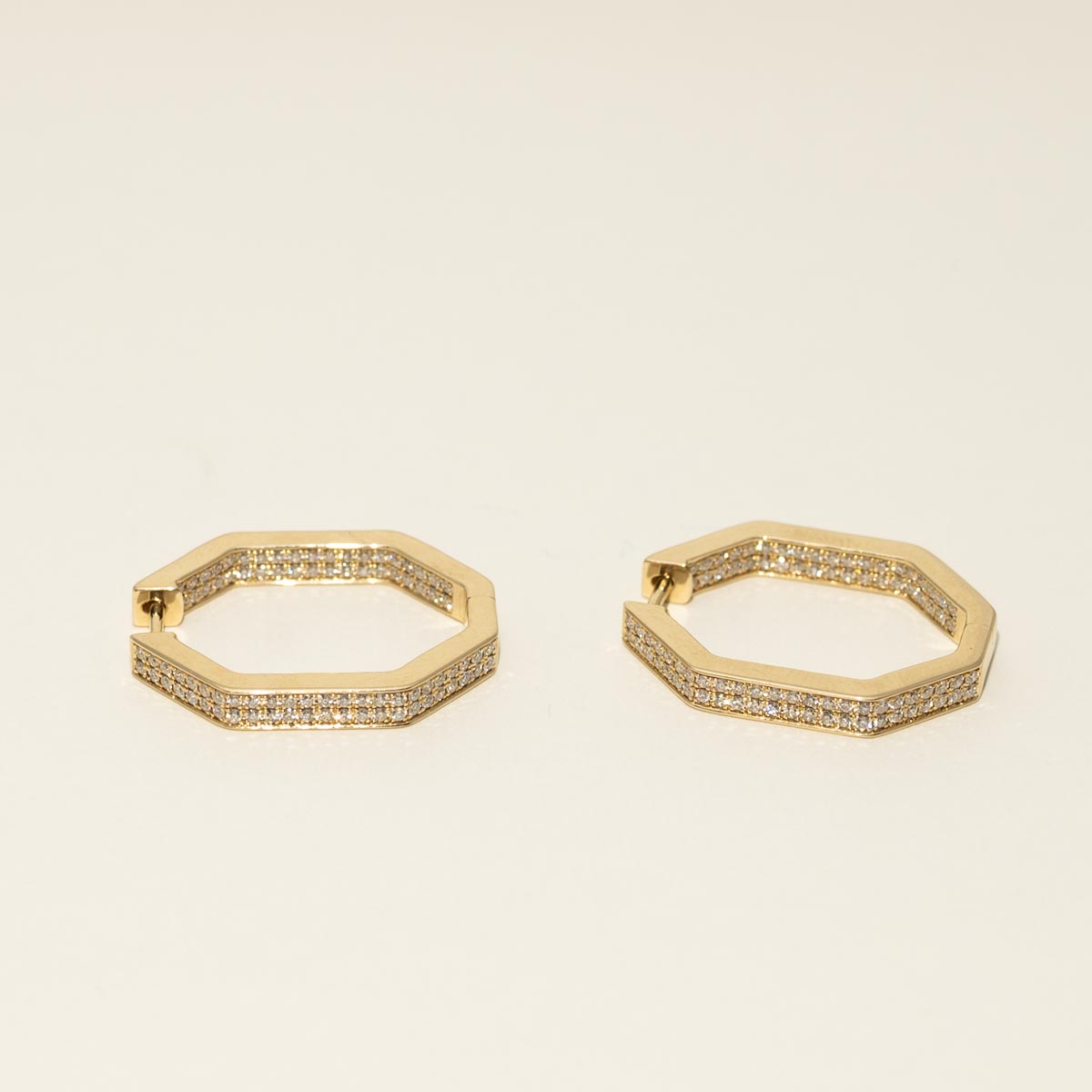 Diamond Pave Geometric Hoop Earrings in 14kt Yellow Gold (1ct tw)