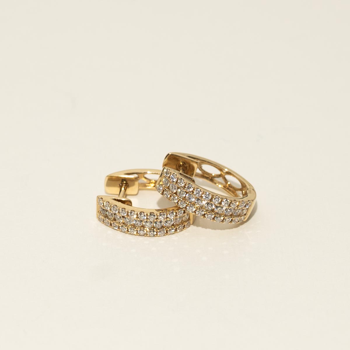 Diamond Huggie Hoop Earrings in 14kt Yellow Gold (3/4ct tw)