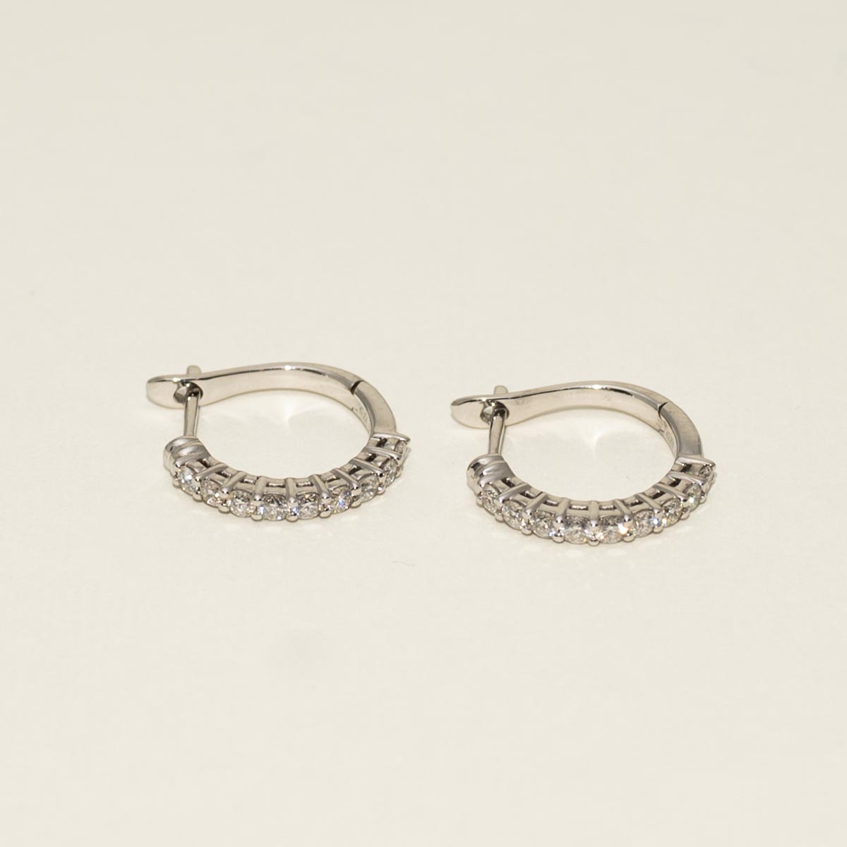 Diamond Huggie Hoop Earrings in 14kt White Gold (1/2ct tw)