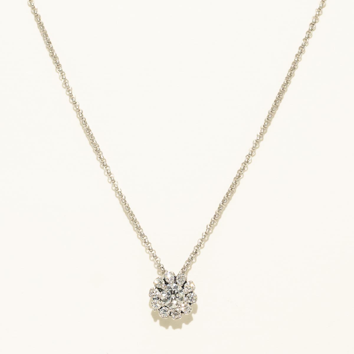 Diamond Halo Necklace in 14kt White Gold (1/4ct tw)