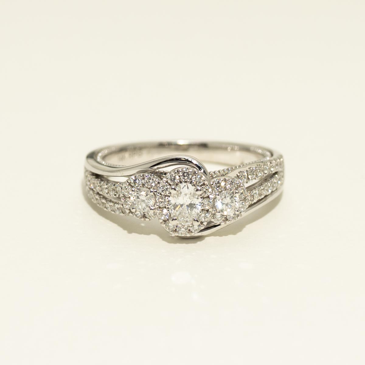 Oval Diamond Engagement Ring in 14kt White Gold (3/4ct tw)