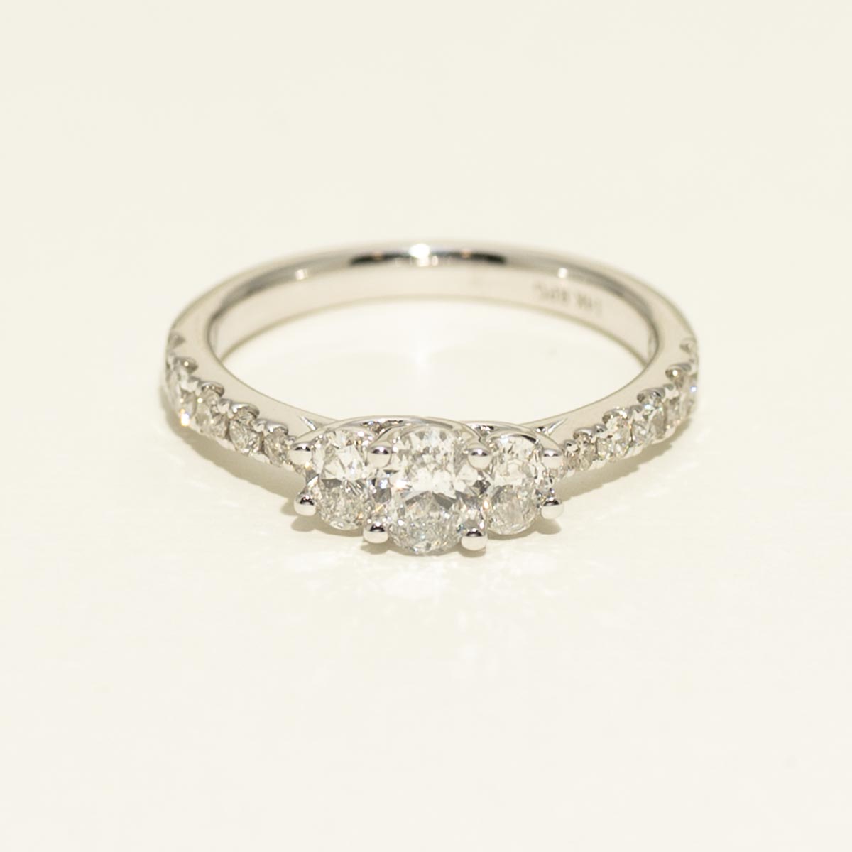 Oval Diamond Three Stone Engagement Ring in 14kt White Gold (1ct tw)
