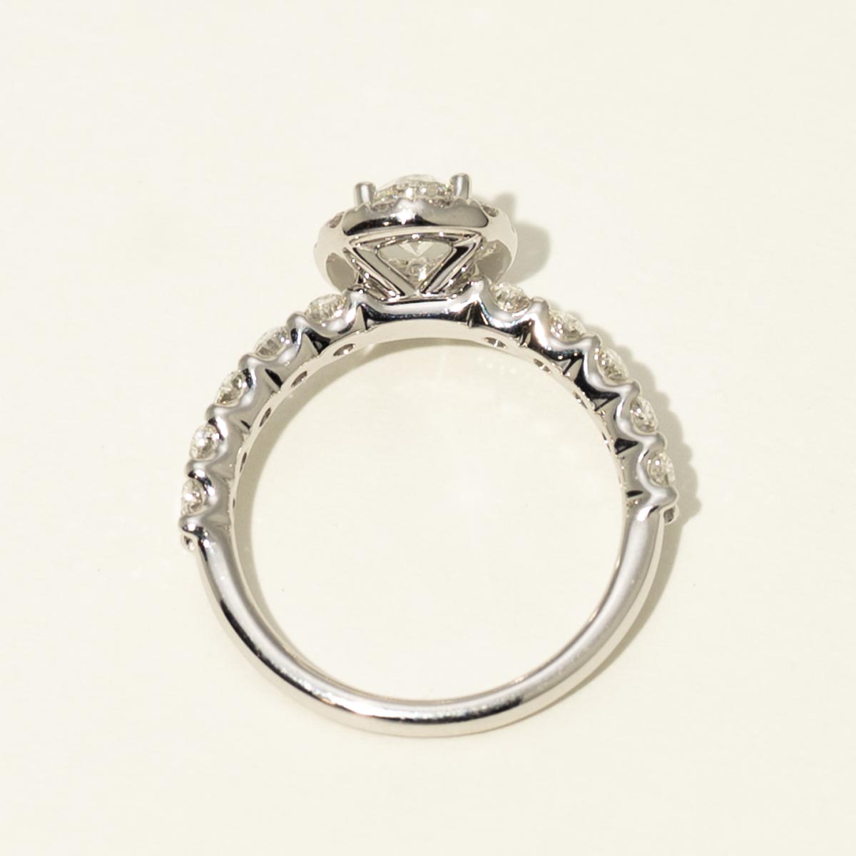 Oval Diamond Halo Engagement Ring in 14kt White Gold (2ct tw)