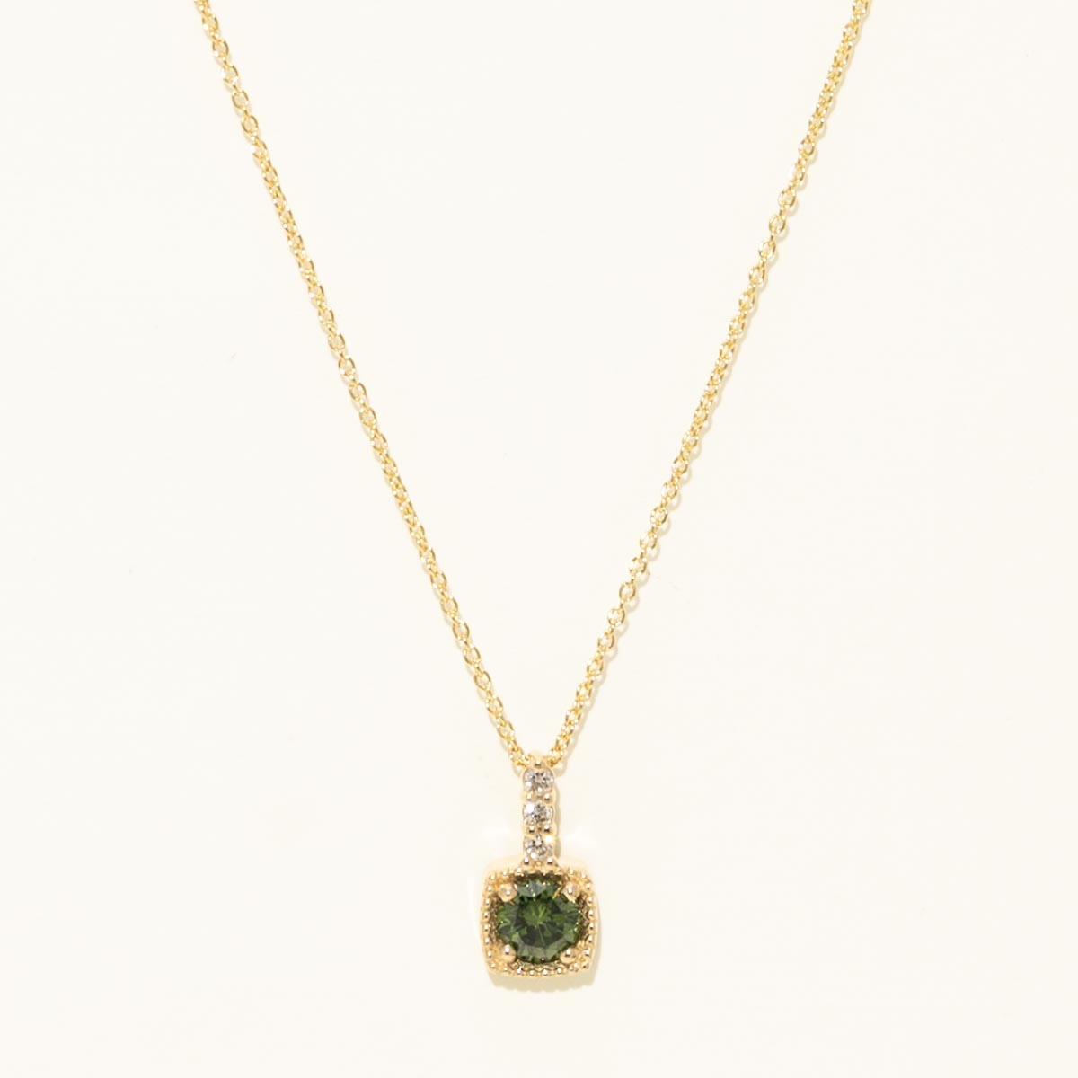 Green and White Diamond Necklace in 14kt Yellow Gold (1/4ct tw)