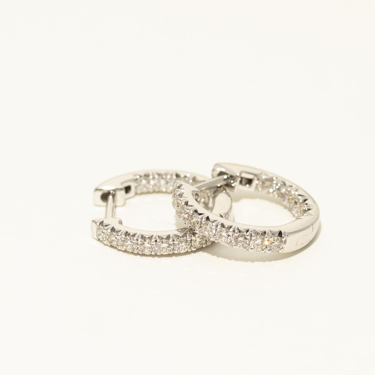 Diamond Huggie Hoop Earrings in 14kt White Gold (1/5ct tw)