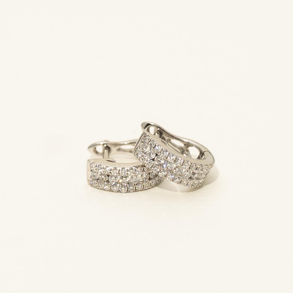 Diamond Huggie Hoops in 14kt White Gold (1/3ct tw)
