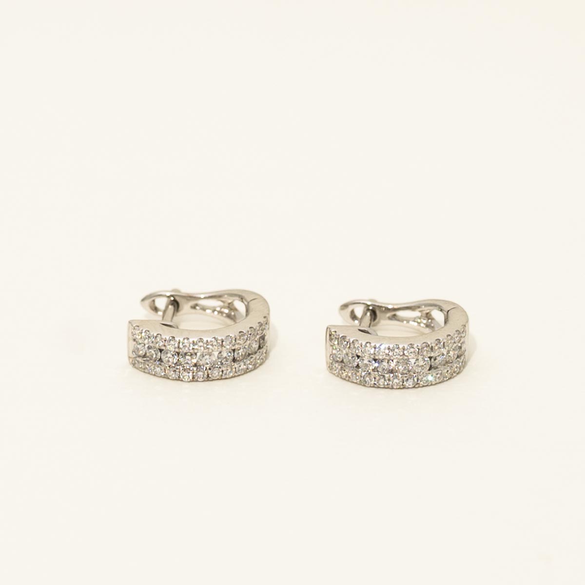 Diamond Huggie Hoops in 14kt White Gold (1/3ct tw)