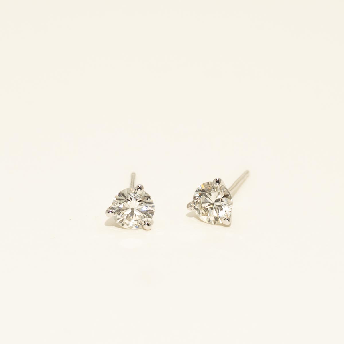 Diamond Stud Earrings in 14kt White Gold (1 1/5ct tw)