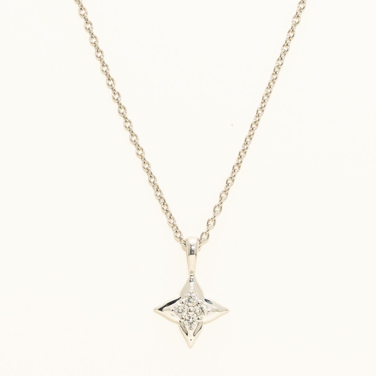 Star of Hope Diamond Necklace in Sterling Silver (1/10ct tw)