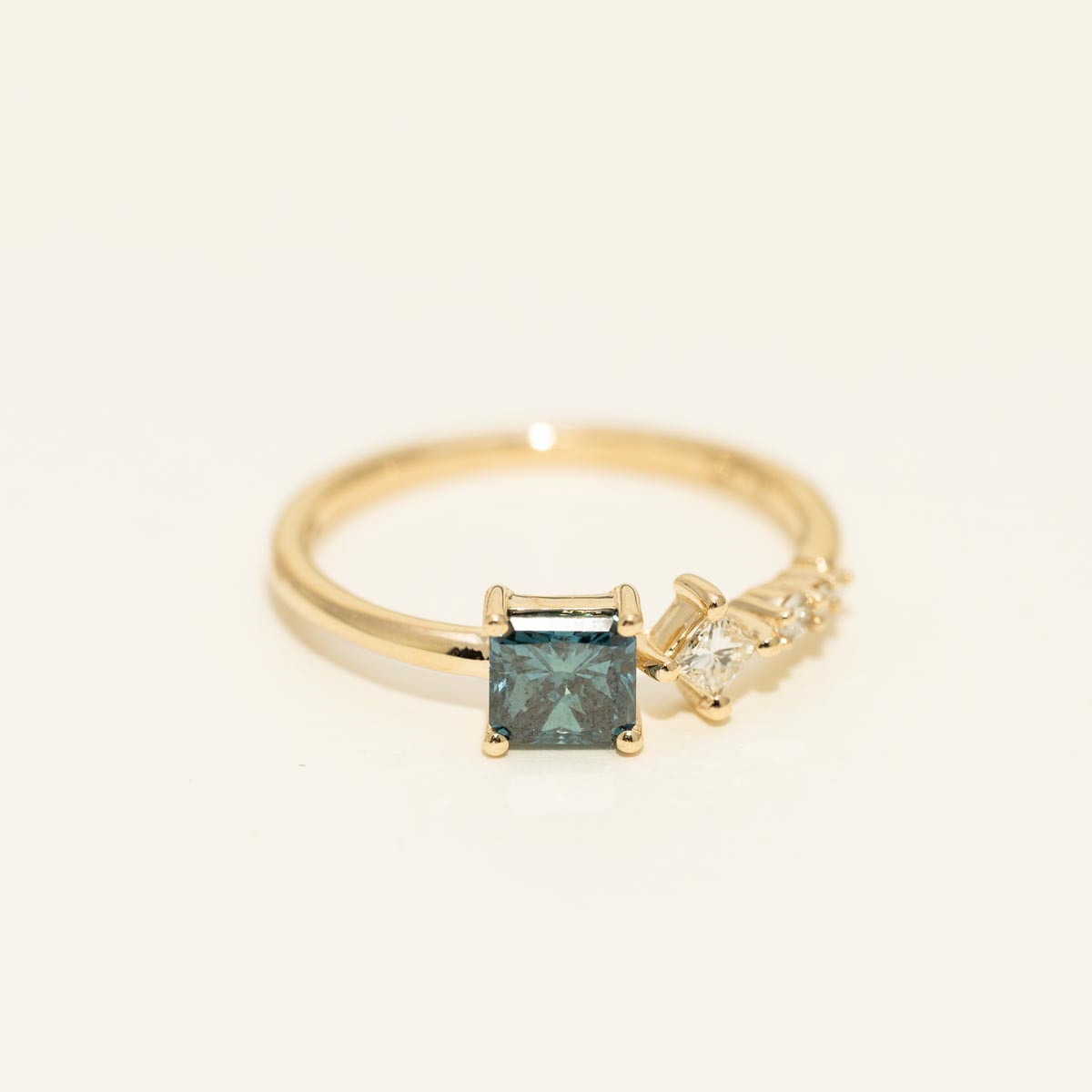 Princess Cut Blue and White Diamond Ring in 14kt Yellow Gold (3/4ct tw)