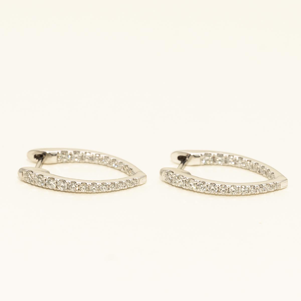 Memoire Imperial Diamond Hoop Earrings in 18kt White Gold (3/4ct tw)