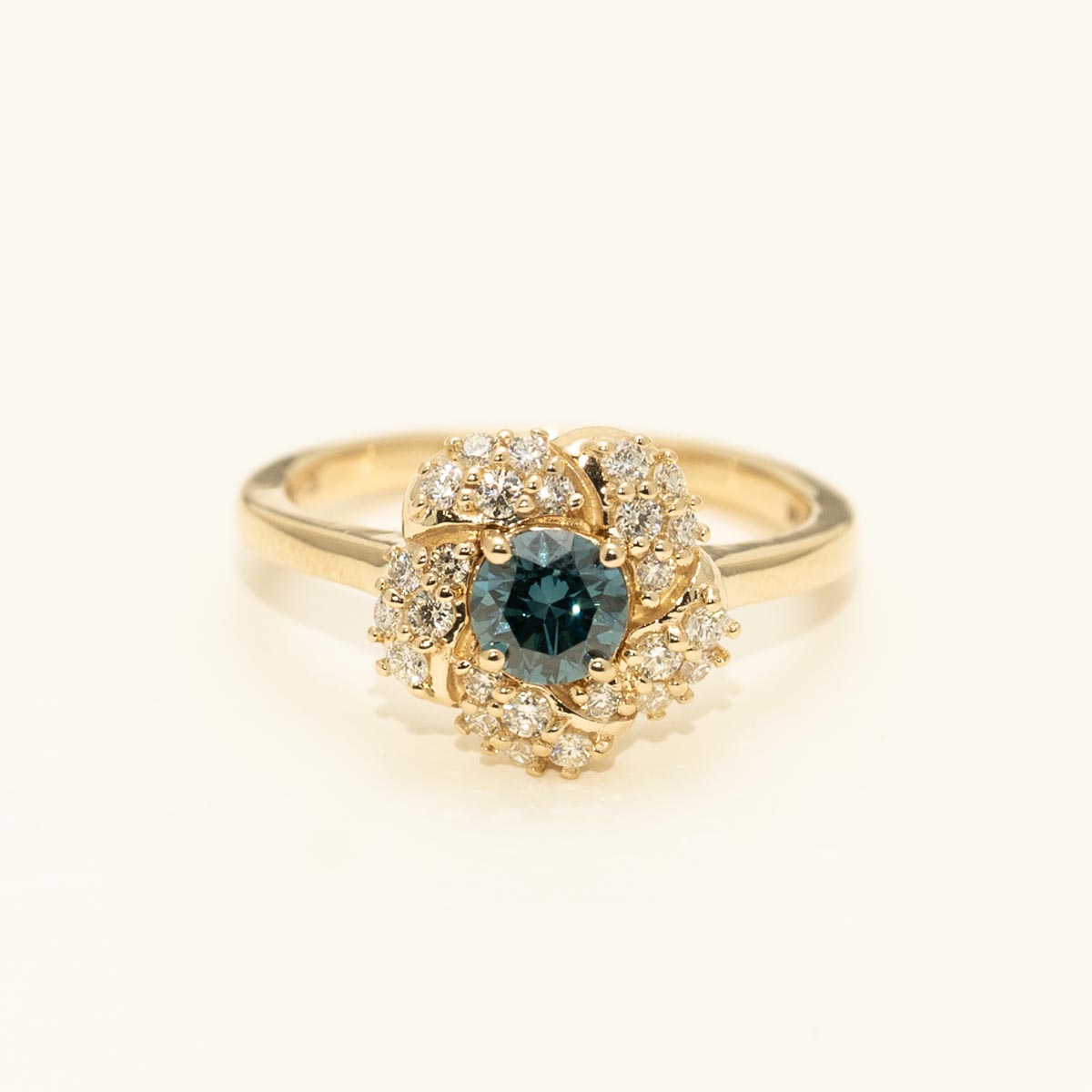 Blue and White Diamond Ring in 14kt Yellow Gold (3/4ct tw)