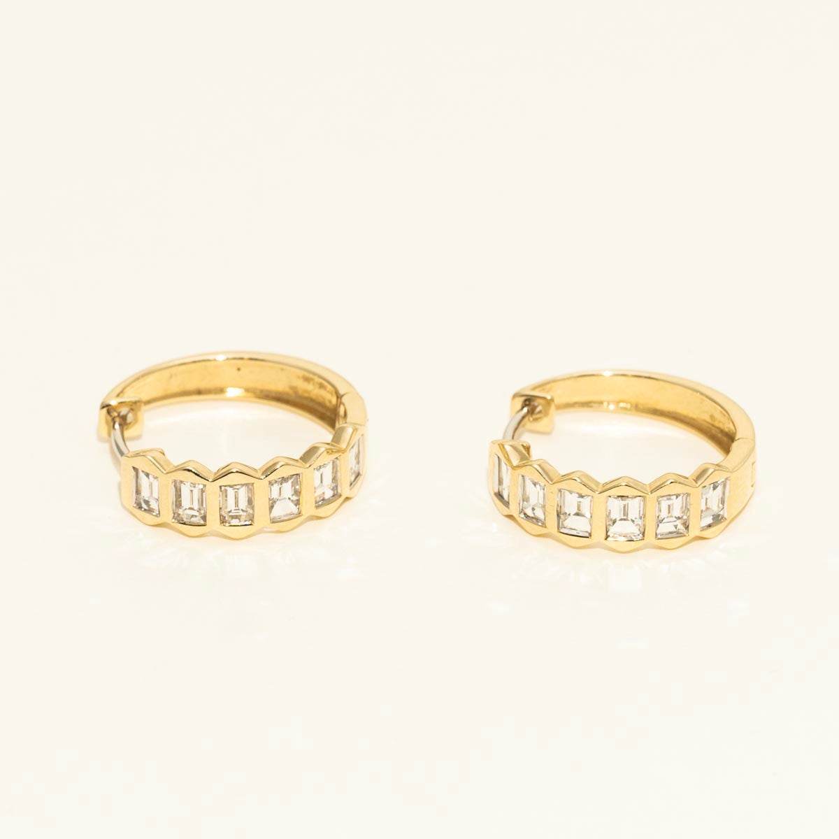 Baguette Diamond Hoop Earrings in 14kt Yellow Gold (1 7/8ct tw)