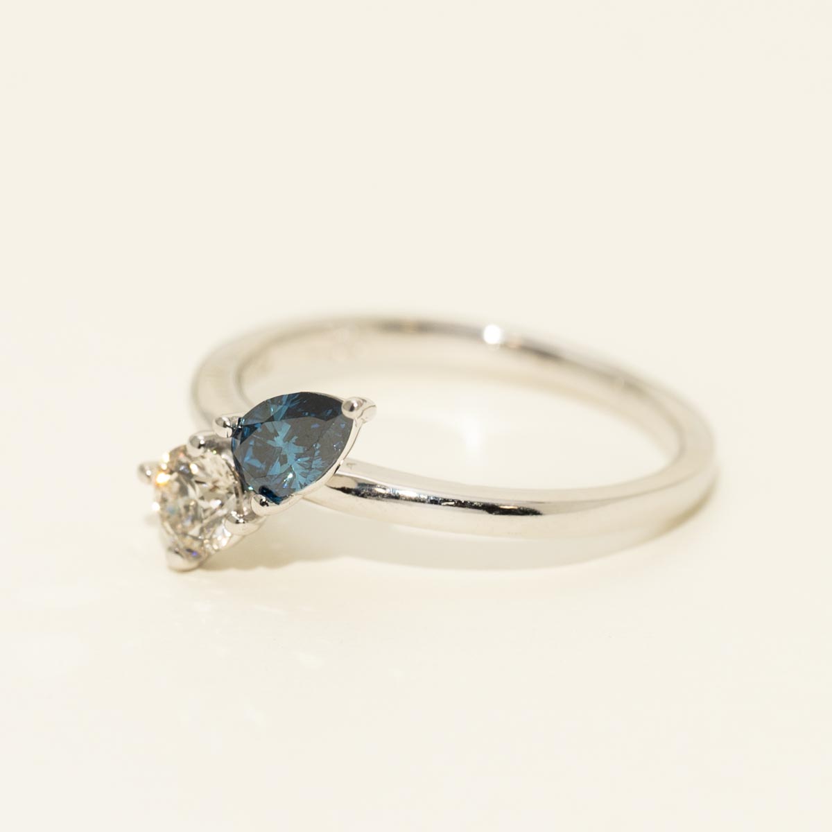 Pear Shape Blue and Round White Diamond Toi et Moi Ring in 14kt White Gold (5/8ct tw)