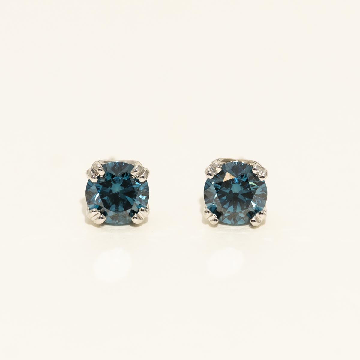 Blue Diamond Stud Earrings in 14kt White Gold (1 1/4ct tw)