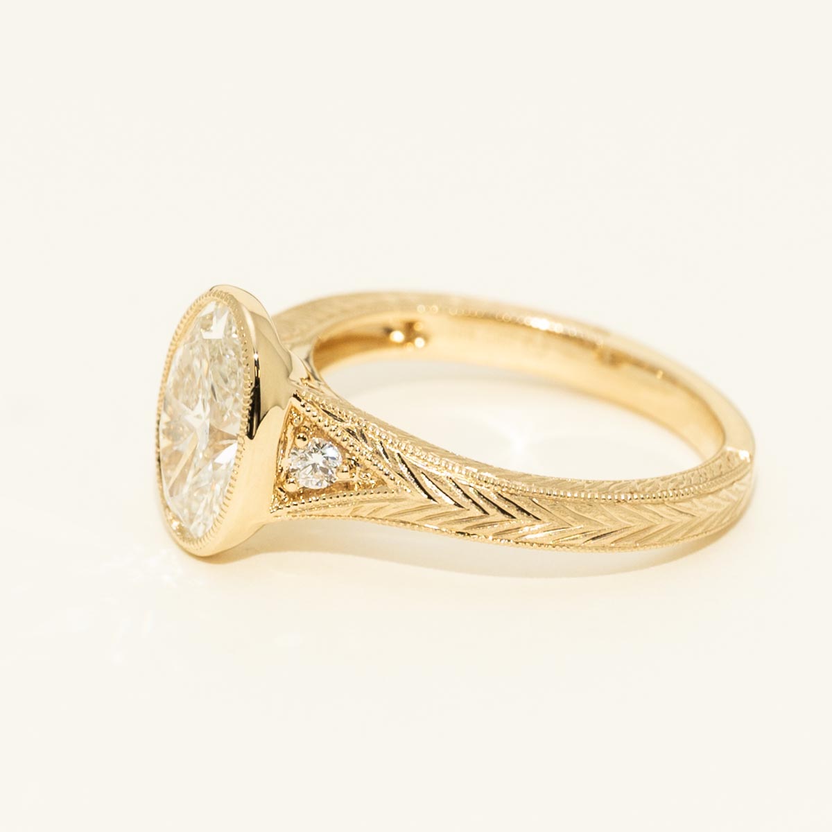Oval Diamond Bezel Engagement Ring in 14kt Yellow Gold (2ct tw)