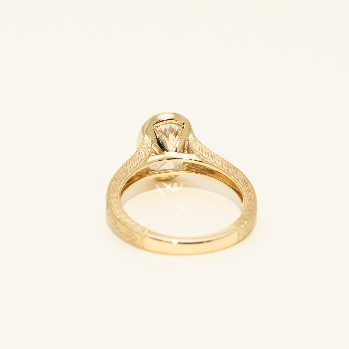 Oval Diamond Bezel Engagement Ring in 14kt Yellow Gold (2ct tw)
