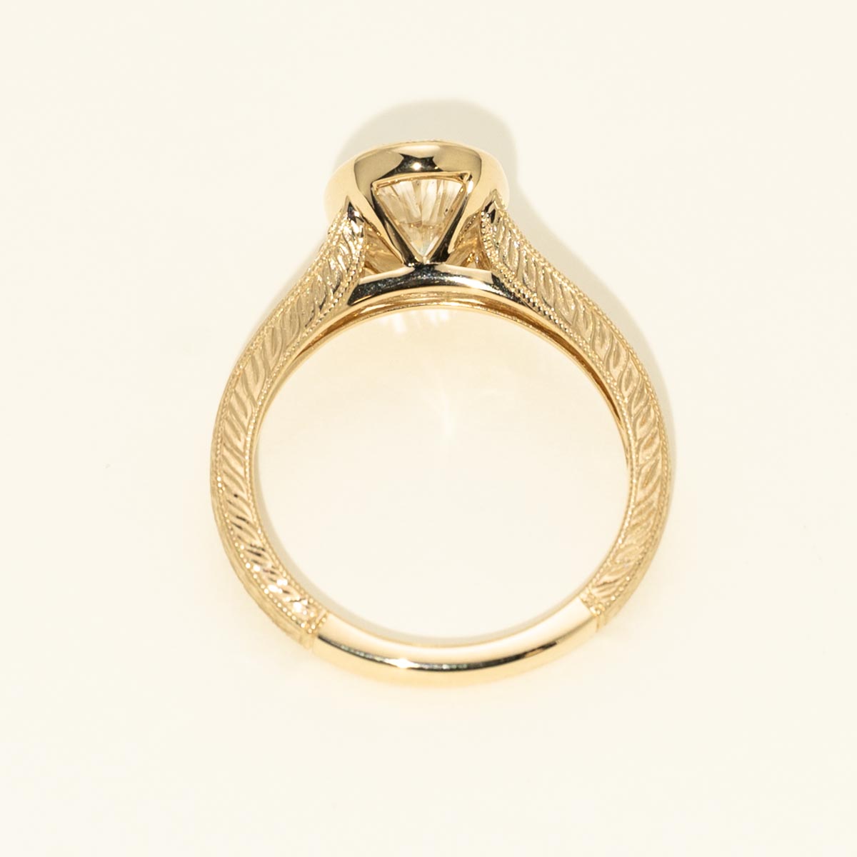 Oval Diamond Bezel Engagement Ring in 14kt Yellow Gold (2ct tw)