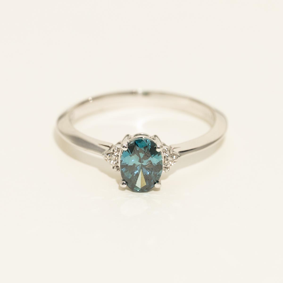 Oval Blue Diamond Engagement Ring in 14kt White Gold (3/4ct tw)