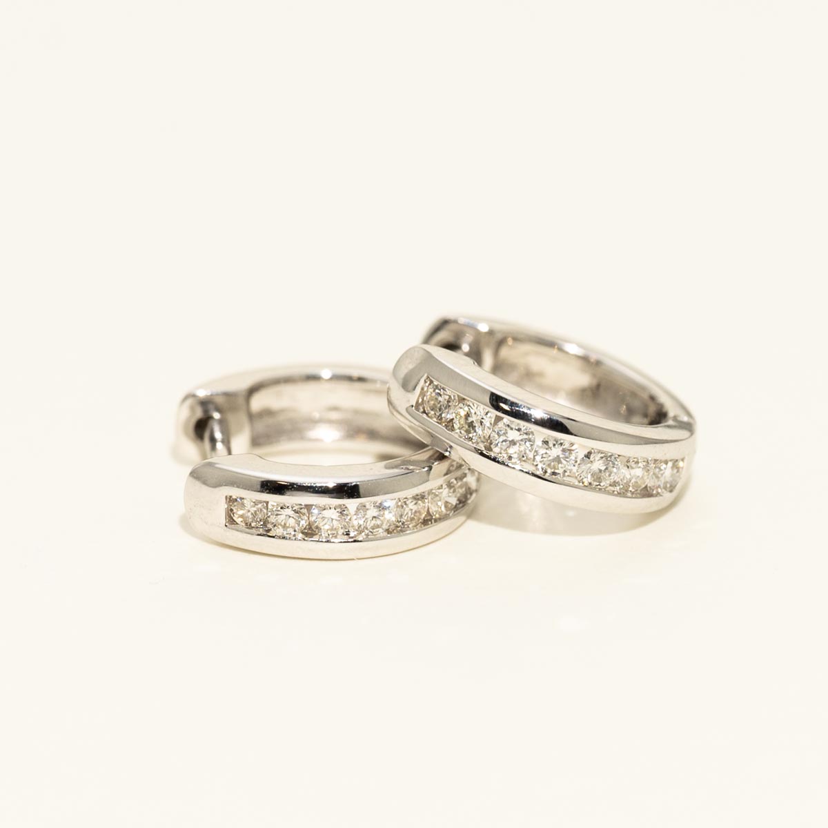 Diamond Hoop Earrings in 14kt White Gold (1/4ct tw)