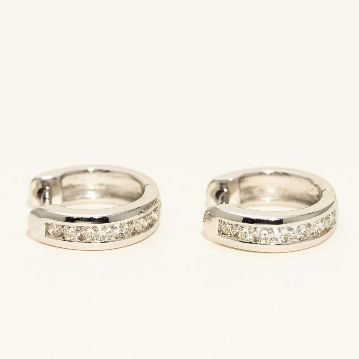 Diamond Hoop Earrings in 14kt White Gold (1/4ct tw)