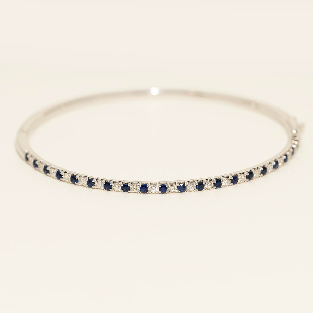 Sapphire Bracelet in 14kt White Gold with Diamonds