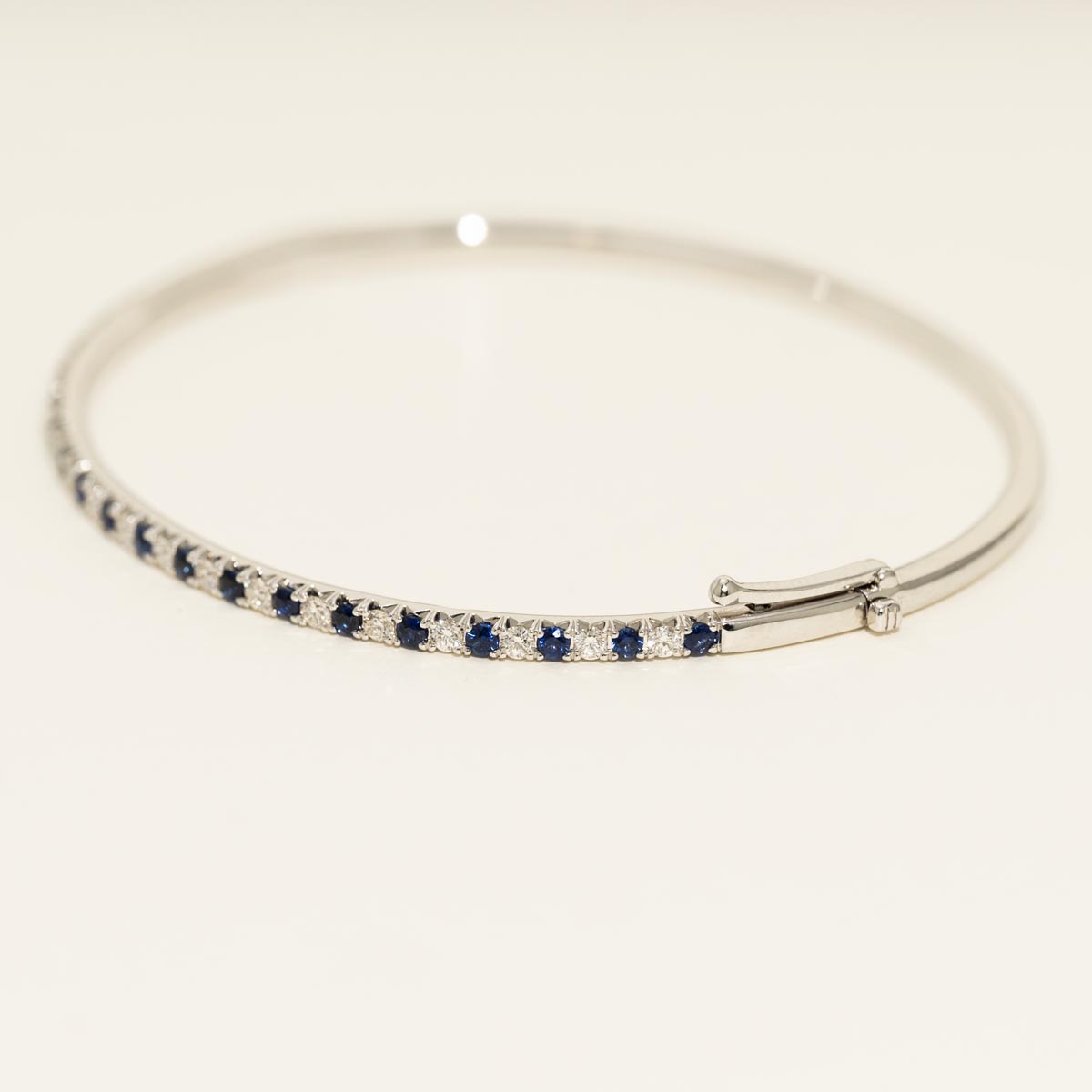 Sapphire Bracelet in 14kt White Gold with Diamonds