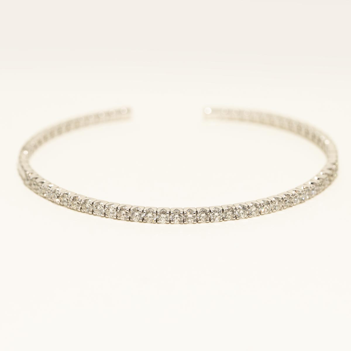 Diamond Bangle Bracelet in 14kt White Gold (1 1/2ct tw)