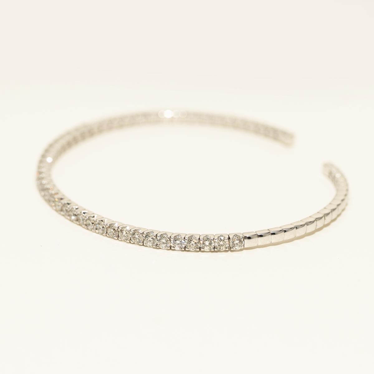 Diamond Bangle Bracelet in 14kt White Gold (1 1/2ct tw)