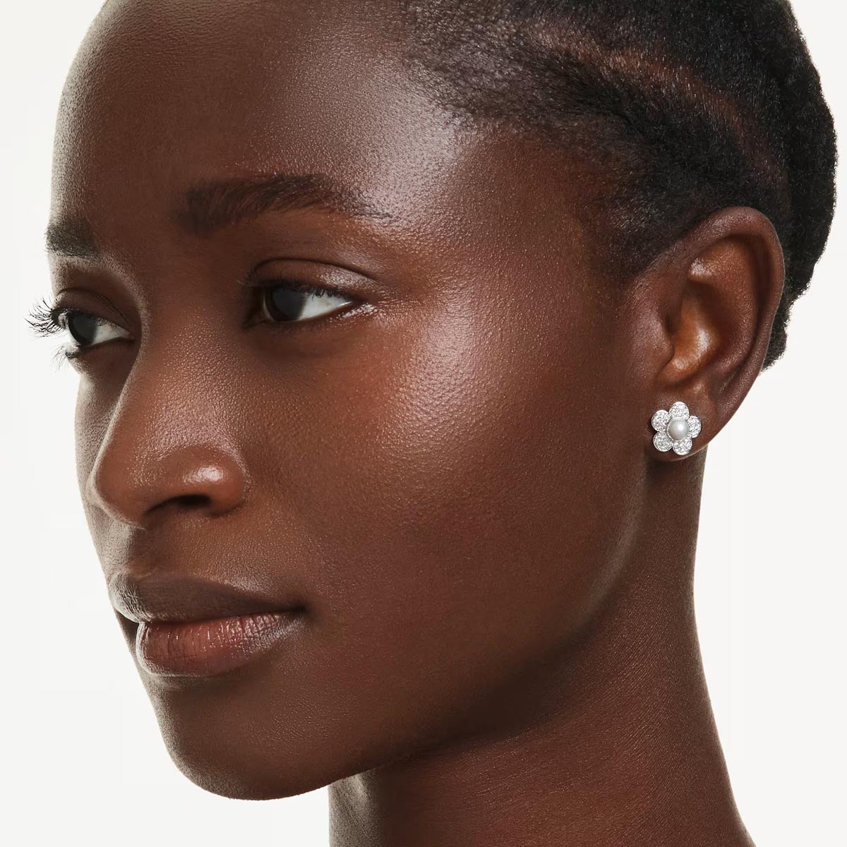 Swarovski Ariana Grande X Crystal Pearl Flower Earrings – Day's