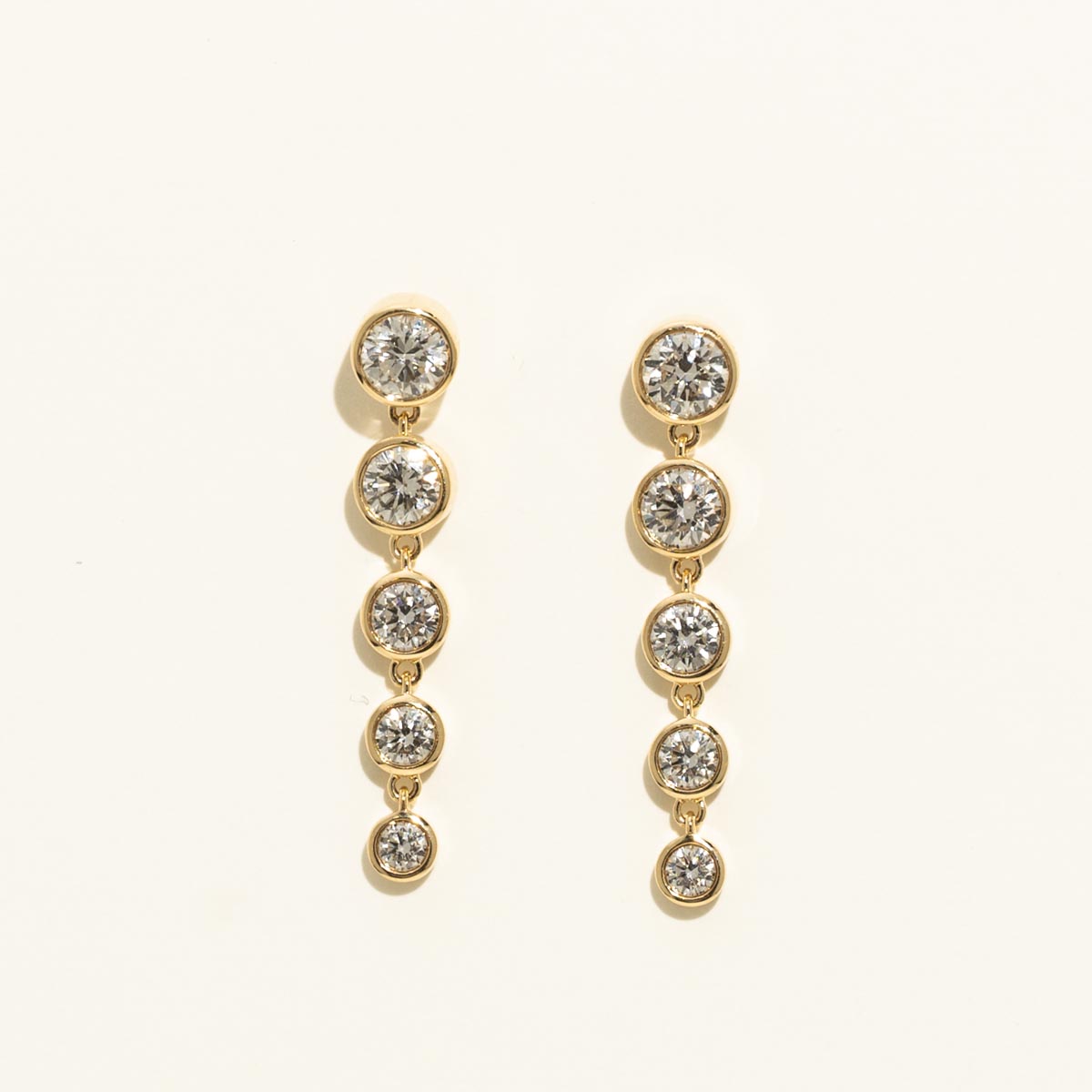 Diamond Bezel Drop Earrings in 18kt Yellow Gold (1ct tw)