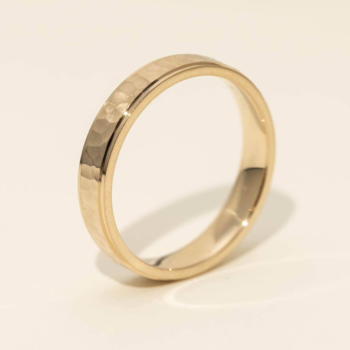 Mens Hammered Wedding Band in 14kt Yellow Gold (4mm)