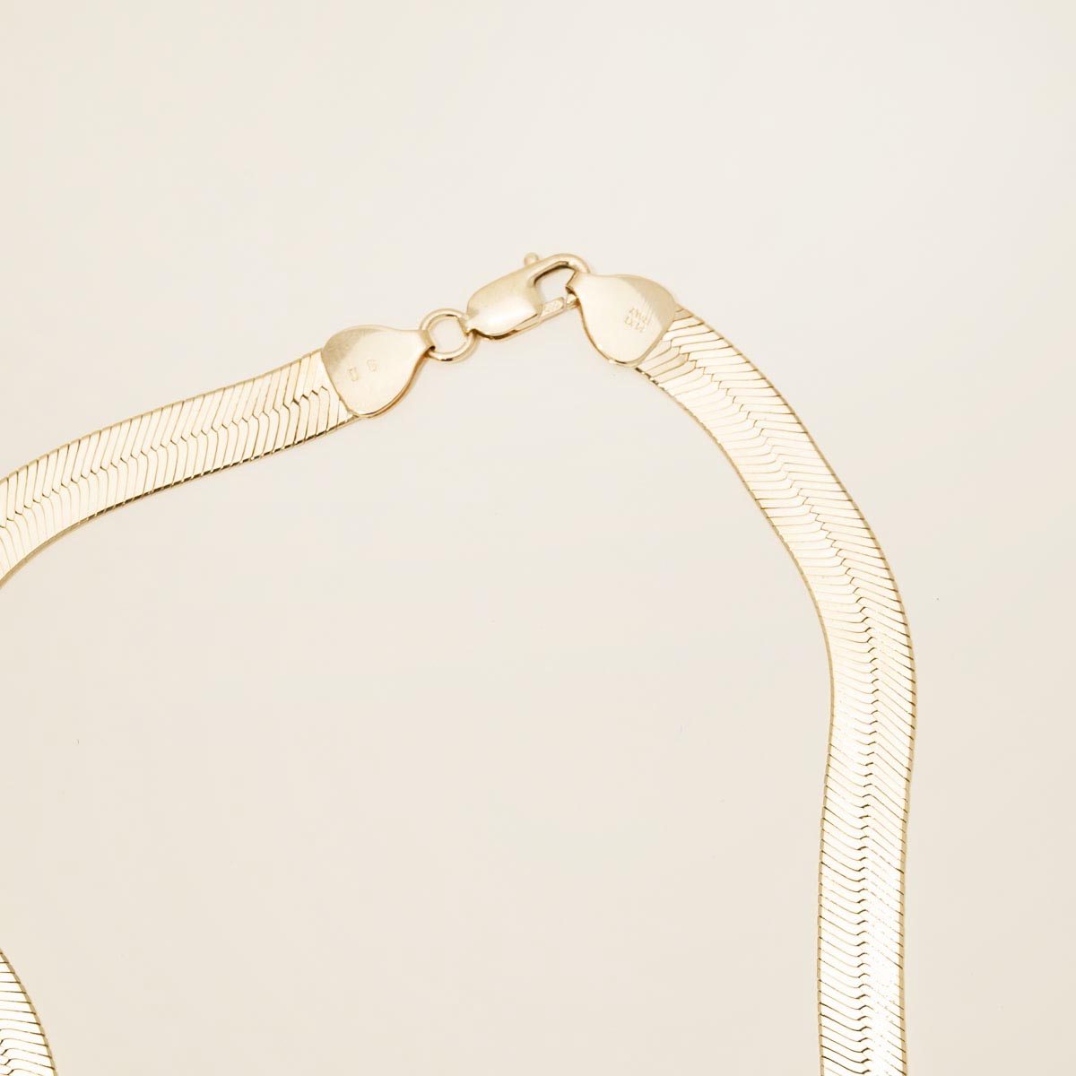 Estate Herringbone Chain in 14kt Yellow Gold (16.5 inches and 9.4mm wide)