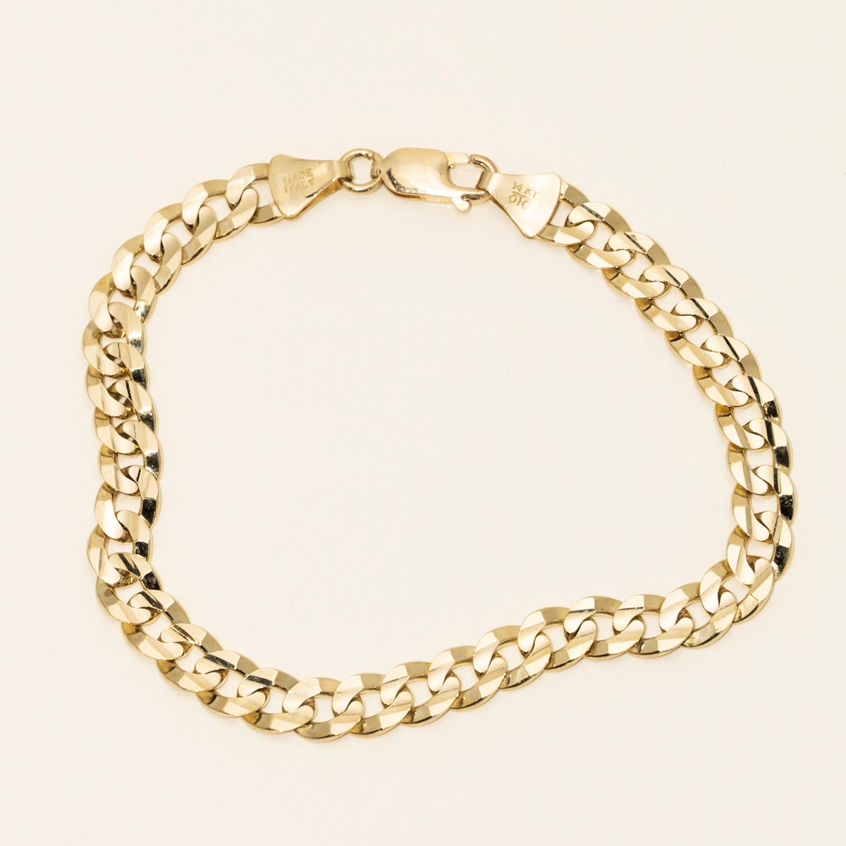 Estate Curb Chain Bracelet in 14kt Yellow Gold (8 inches and 6.8mm wide)
