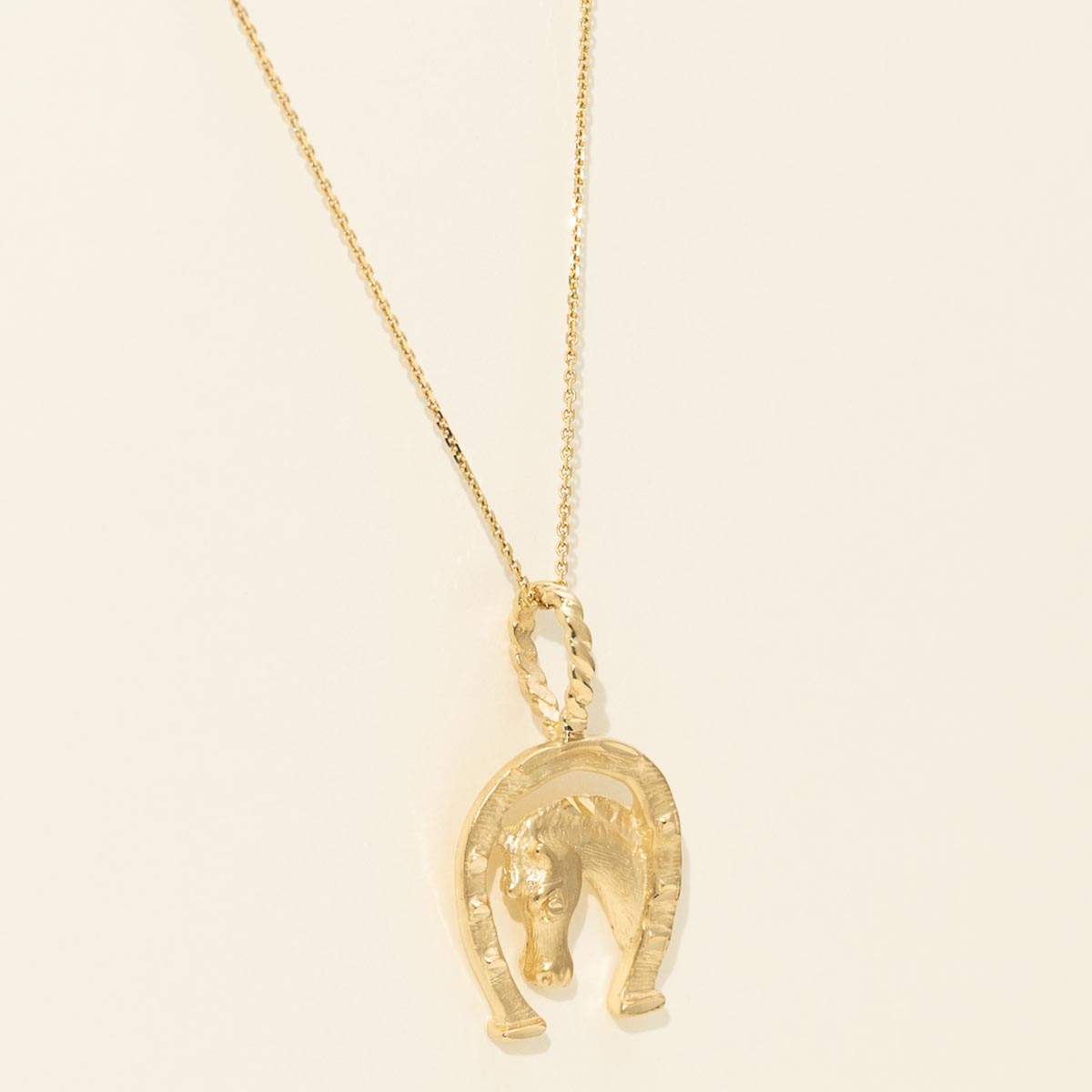 Estate Horseshoe Necklace in 14kt Yellow Gold