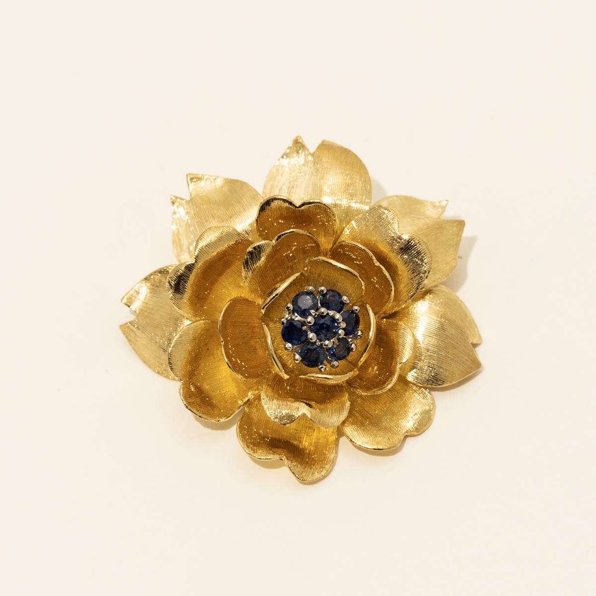 Estate Sapphire Flower Pin in 18kt Yellow Gold