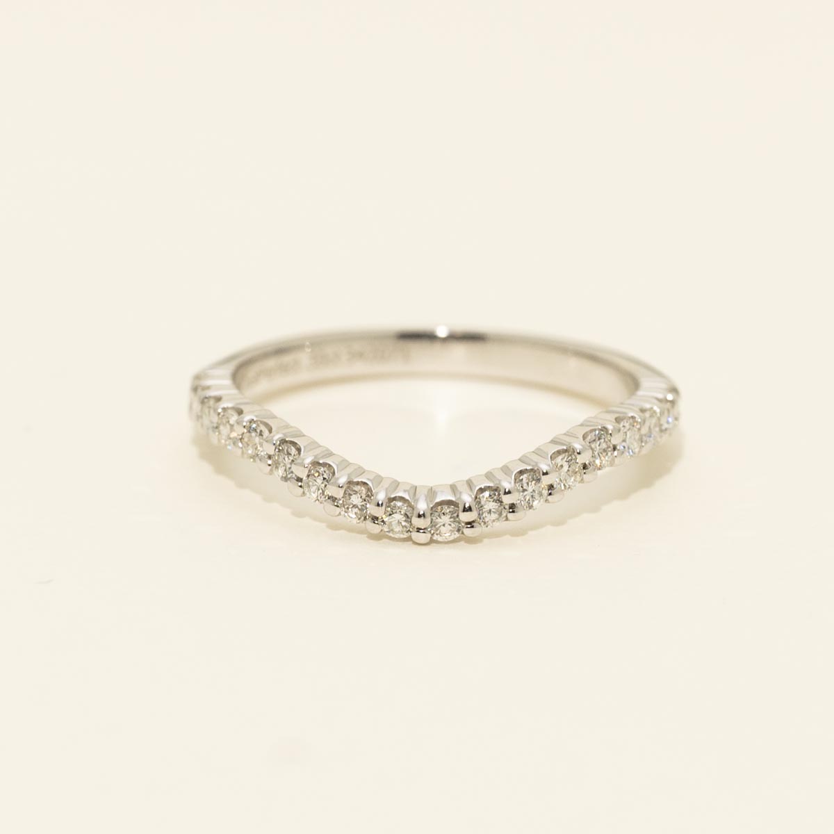 Estate Diamond Curve Wedding Band in 14kt White Gold (1/3ct tw)