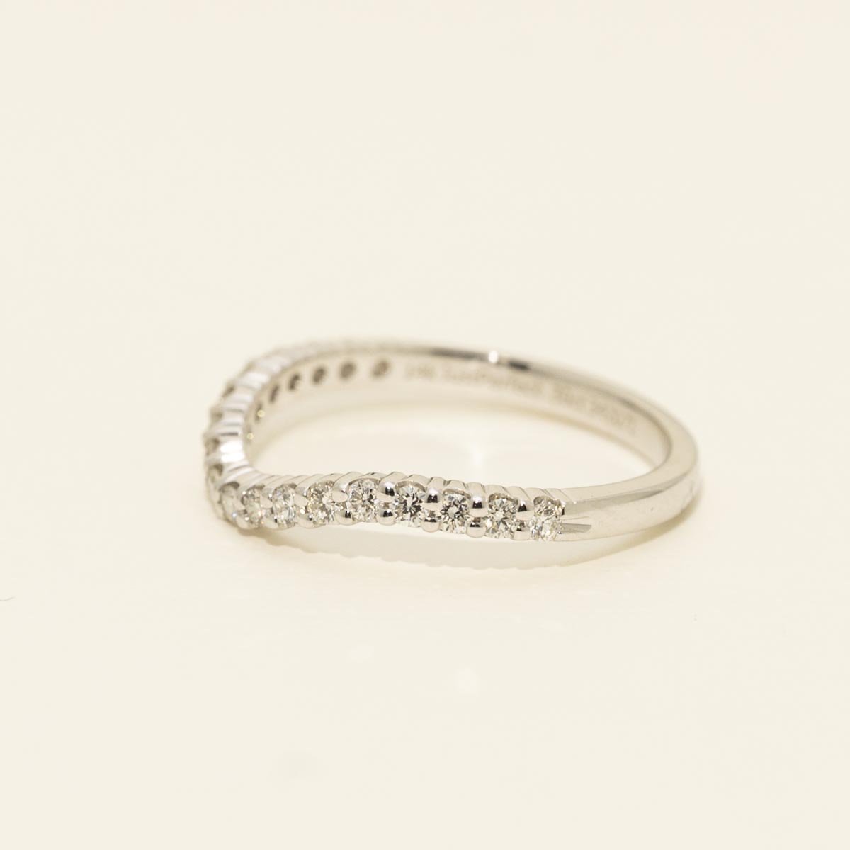 Estate Diamond Curve Wedding Band in 14kt White Gold (1/3ct tw)