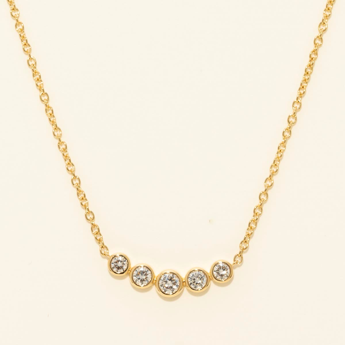Memoire Diamond Bezel Smile Necklace in 18kt Yellow Gold (1/3ct tw)