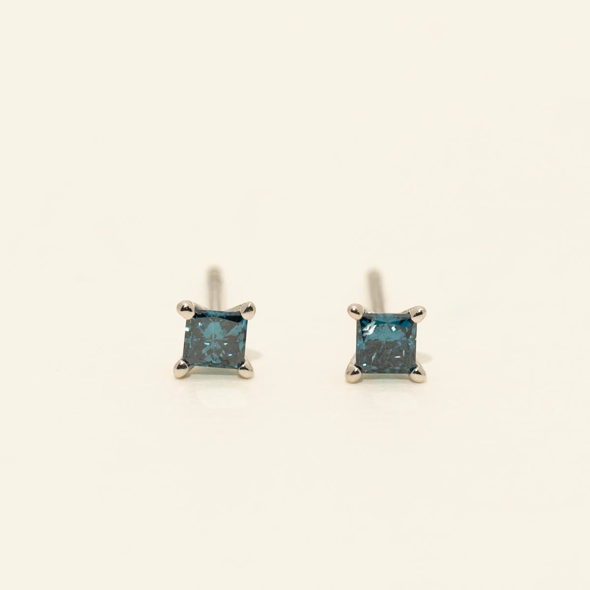 Princess Cut Blue Diamond Earrings in 14kt White Gold (1/4ct tw)