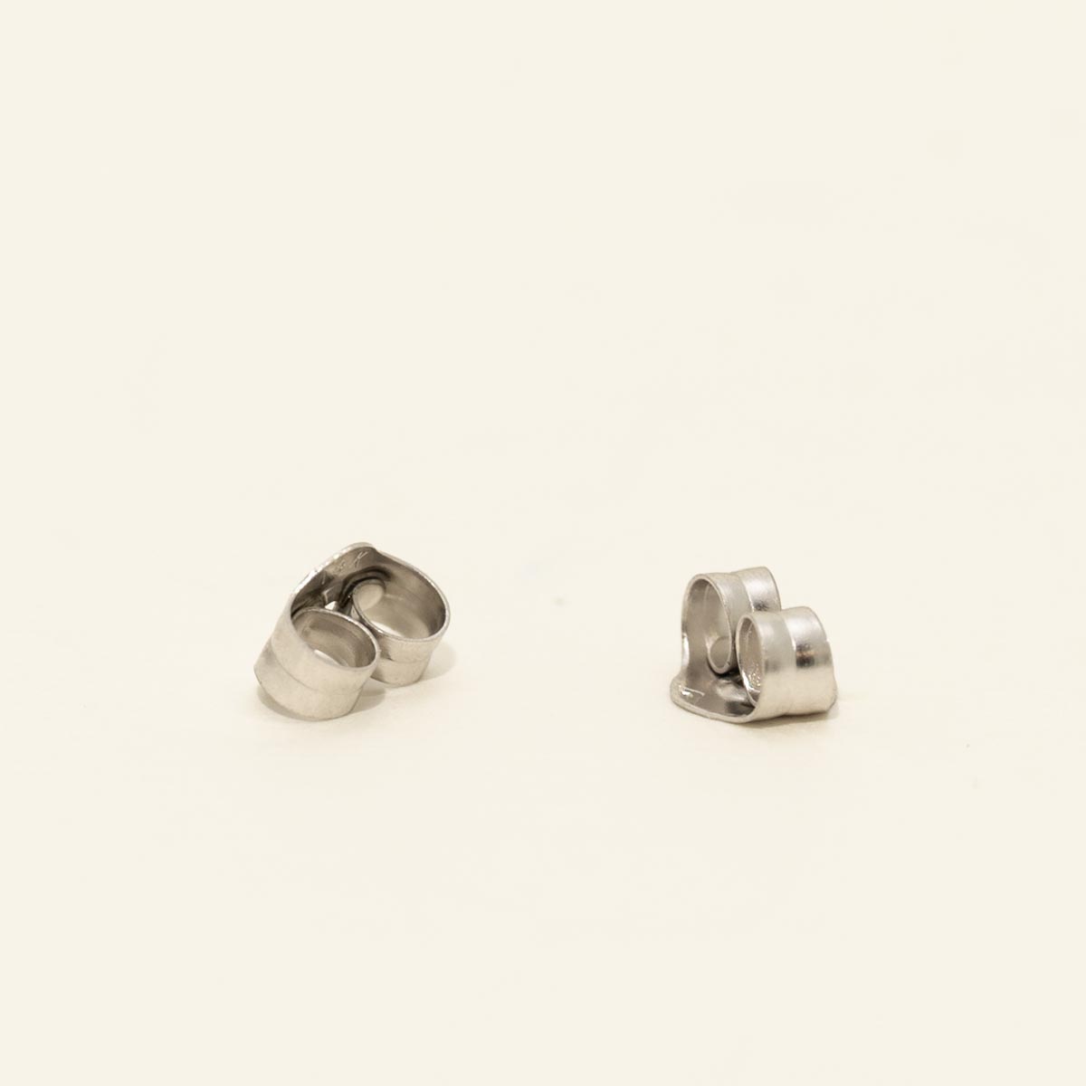 Princess Cut Blue Diamond Earrings in 14kt White Gold (1/4ct tw)