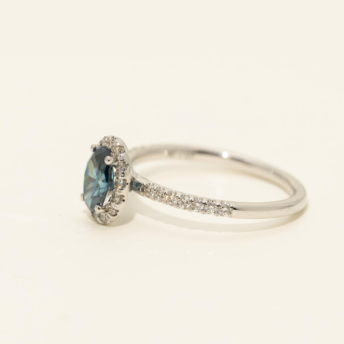 Oval Blue Diamond Halo Engagement Ring in 14kt White Gold (3/4ct tw)