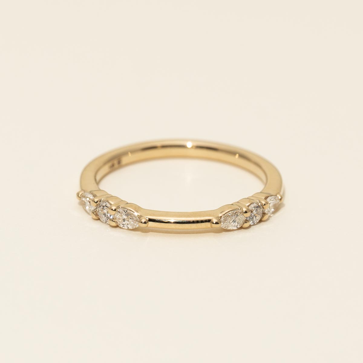 Round and Pear Diamond Band in 14kt Yellow Gold (1/3ct tw)