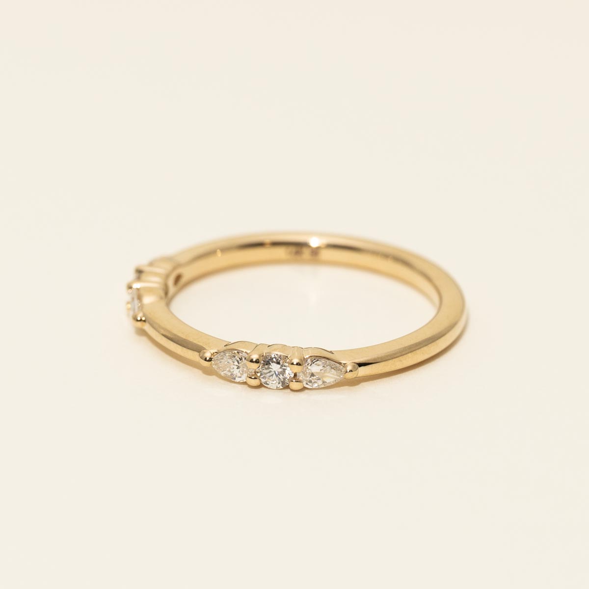 Round and Pear Diamond Band in 14kt Yellow Gold (1/3ct tw)