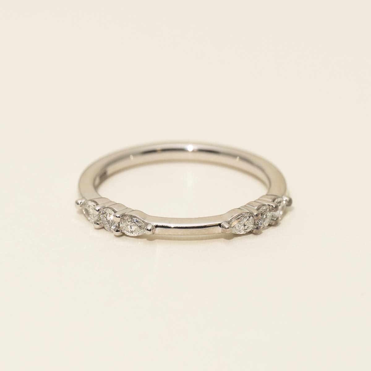 Round and Pear Shape Diamond Band in 14kt White Gold (1/3ct tw)
