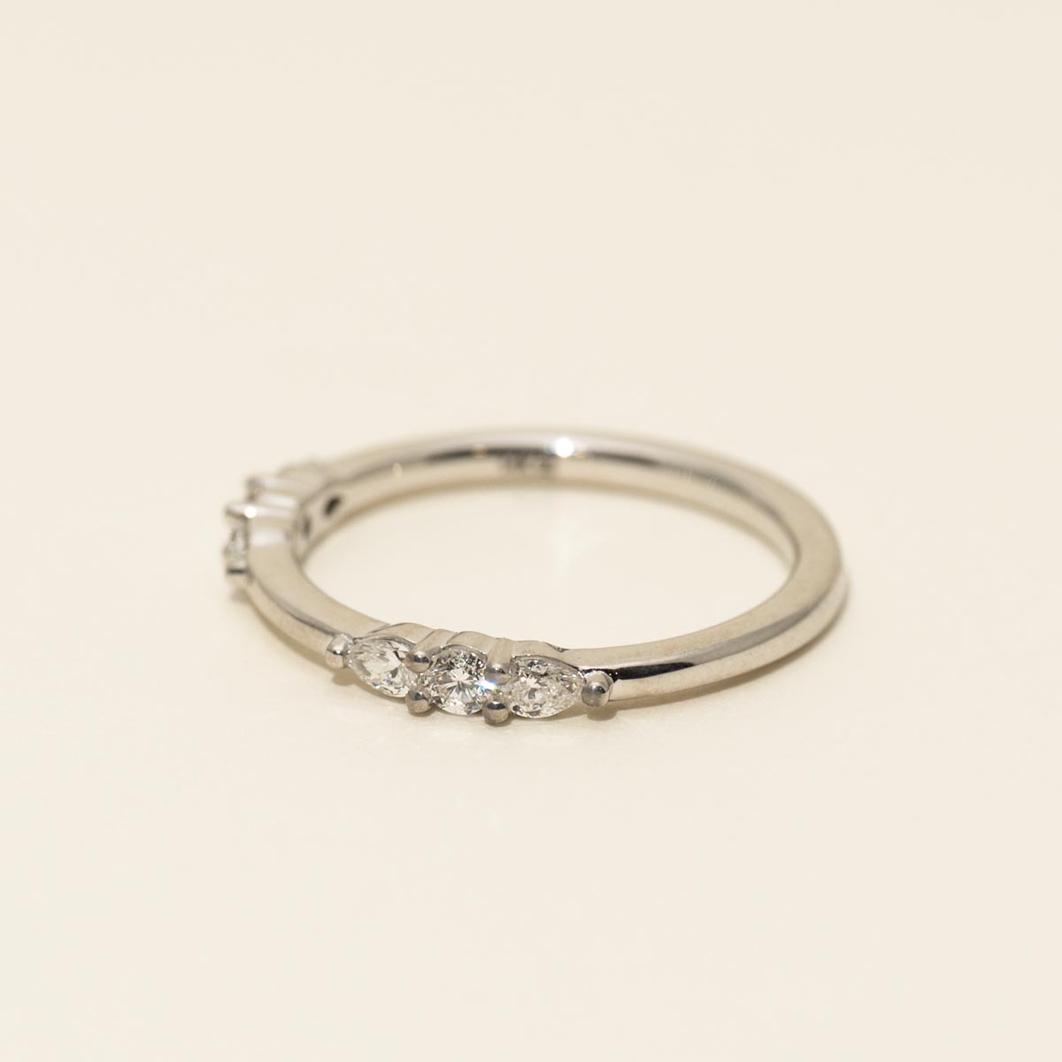 Round and Pear Shape Diamond Band in 14kt White Gold (1/3ct tw)