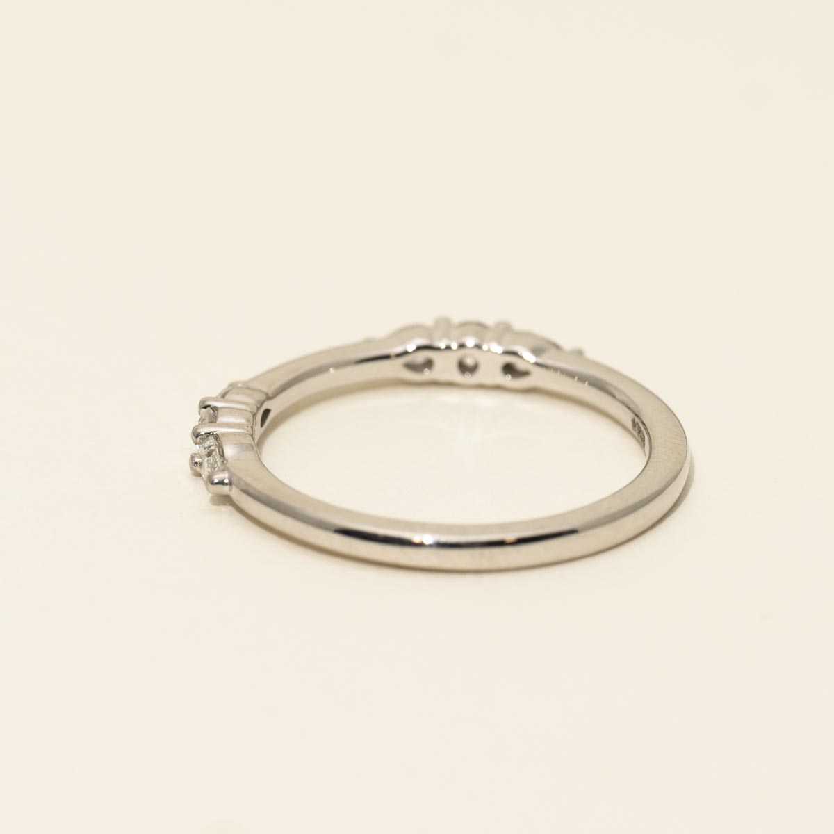 Round and Pear Shape Diamond Band in 14kt White Gold (1/3ct tw)