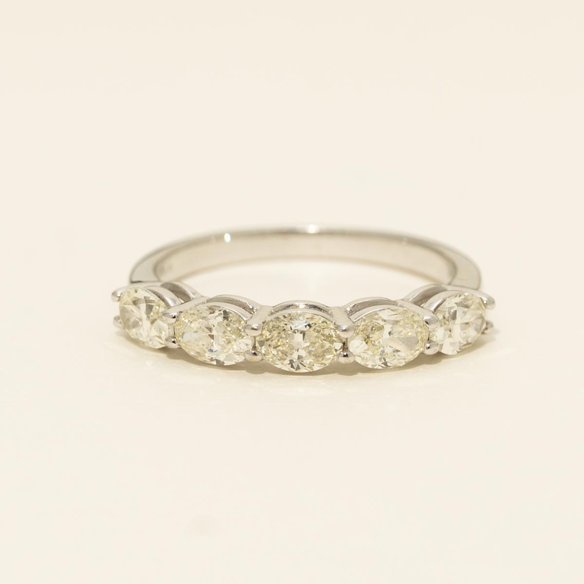 East to West Oval Diamond Wedding Band in 14kt White Gold (1 1/4ct tw)